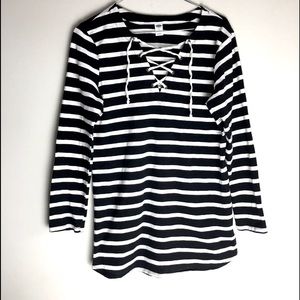 Old Navy, Women’s Long Sleeve T-Shirt, Size M